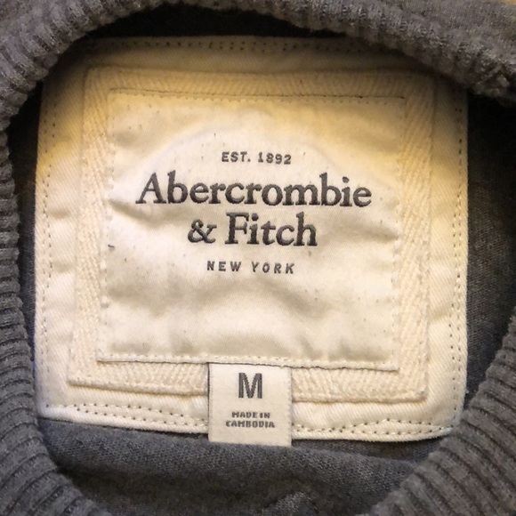 Abercrombie and Fitch Men’s Long Sleeve Grey Shirt Medium Muscle Fit - Picture 2 of 2